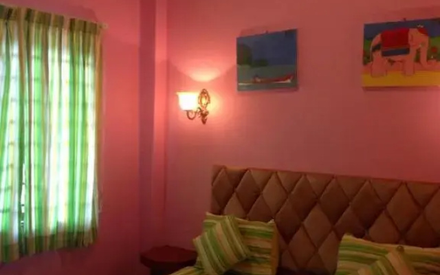 Tith Hour Guesthouse