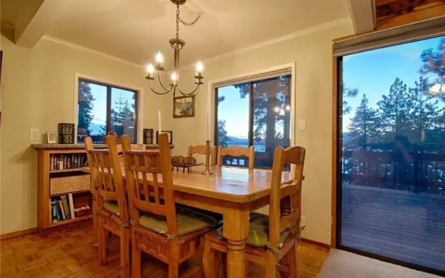 Stunning Lake Views From Cozy Cabin! #105