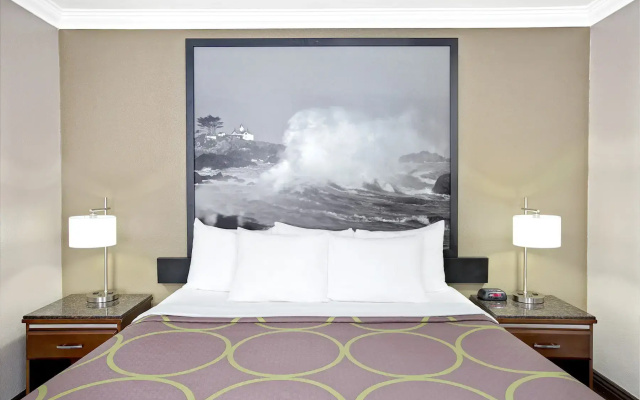 Super 8 By Wyndham Culver
