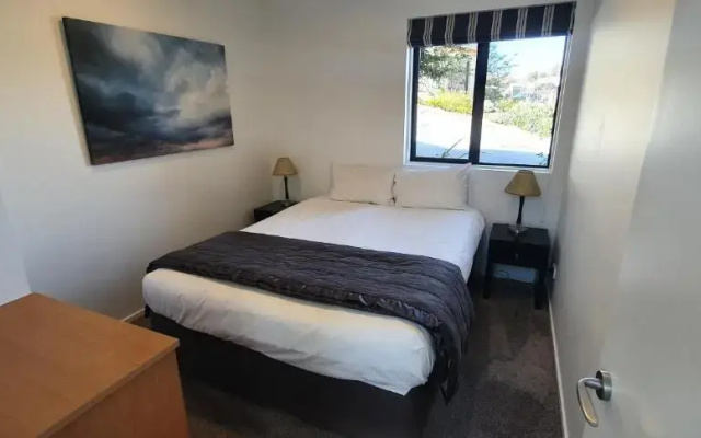 The Moorings Motel and Apartments