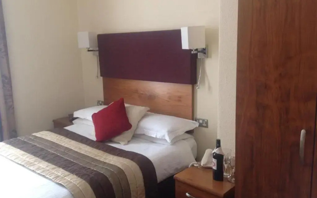 Homesly The George Hotel