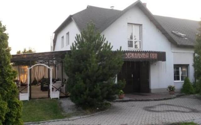 Гостиница Traktir Zerkalny Karp вид на фасад