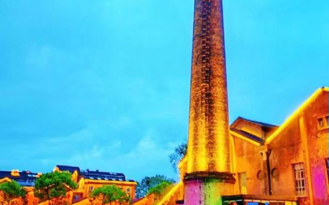 Weike Cinema Hotel (Jingdezhen People's Square Branch)