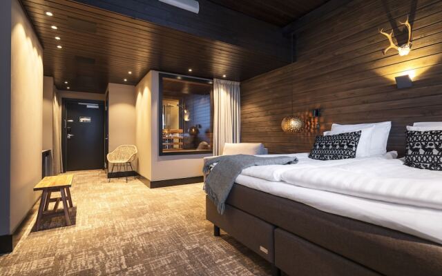 Отель Lapland Hotel Sky Ounasvaara Финляндия, Рованиеми - 2 отзыва об отеле, цены и фото номеров - забронировать отель Lapland Hotel Sky Ounasvaara онлайн вид на фасад