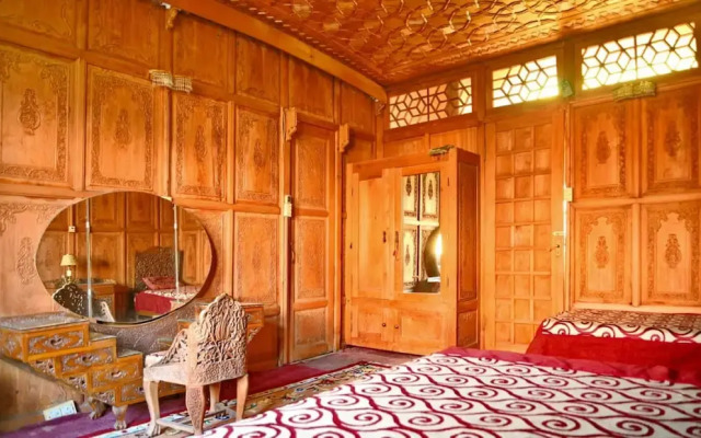 De-Laila Houseboats