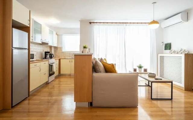 “Greek Aura” luxury lodging in Koukaki