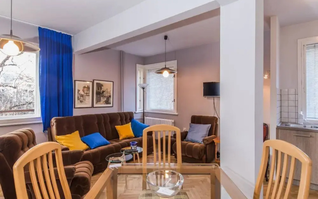 FM Economy 2-BDR Apartment - Next to Serdika Center