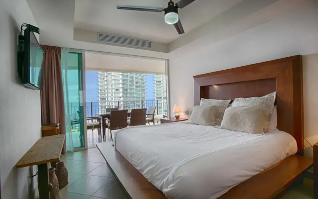 Wake Up To Sounds Of The Ocean Condo