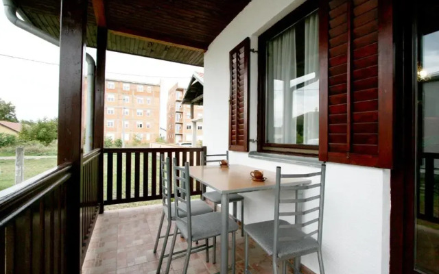 Apartment Ema