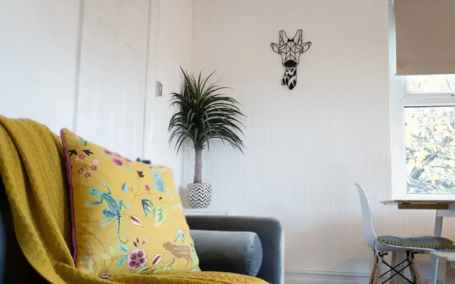 Phénix Central - Huge 3 Bed Apt.