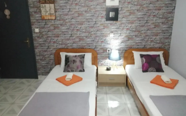 Hotel Efyra