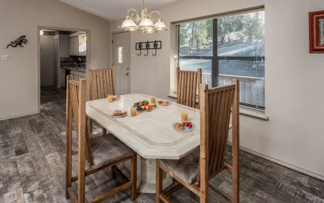 Chelsea House - Three Bedroom Cabin
