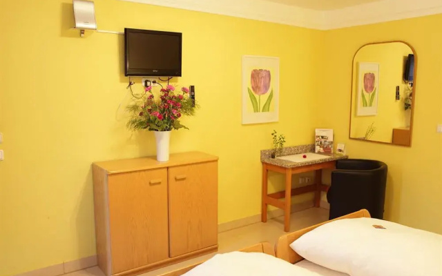 Gasper Business & Garden Hotel