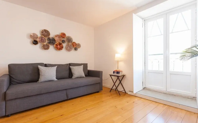 Moniz Blue One-Bedroom Apartment - by LU Holidays