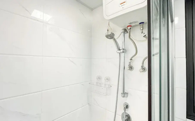 Homey 2Br At Sky House Bsd Apartment