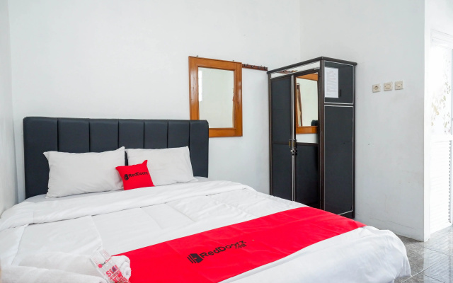 RedDoorz Syariah @ Elga Sastro Inn Malioboro