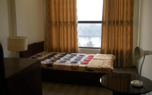 DON'S bedroom for only 1 male guest