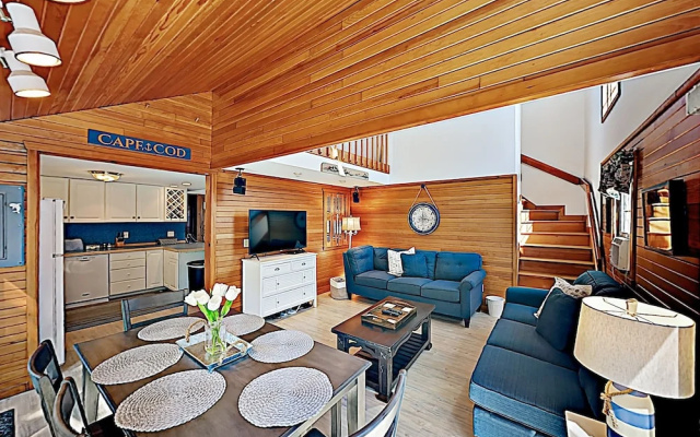 55 West Dennis - 3 Br Home