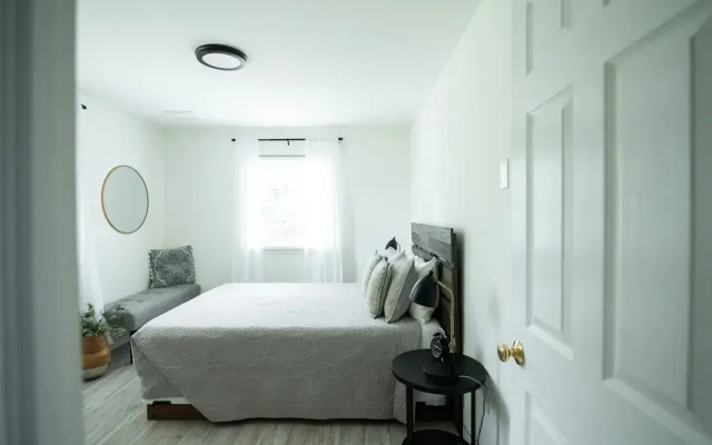 Carriage House Motor Inn