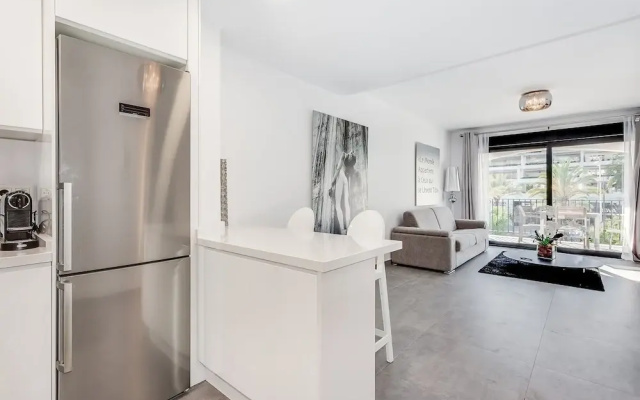 by RIVA - Beautiful 1 Bedroom Chic Apartment in Banus Gardens