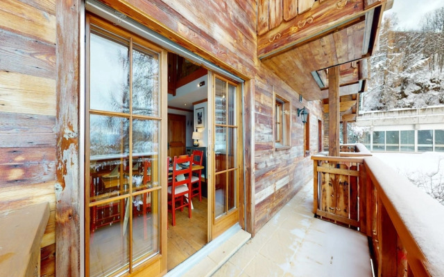 Apartment in Central Location With Views