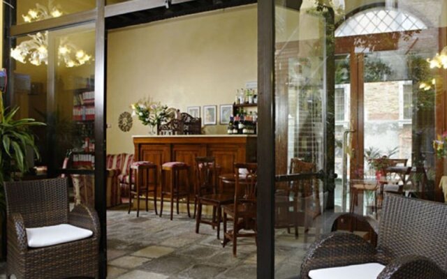 Отель Inn on the Green Великобритания, Глазго - отзывы, цены и фото номеров - забронировать отель Inn on the Green онлайн гостиничный бар