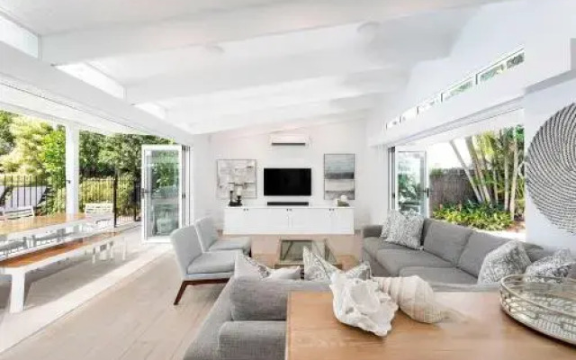 9 Cooran Court