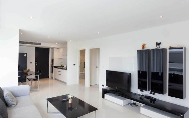 Отель Sunset Plaza Phuket A5 комната для гостей