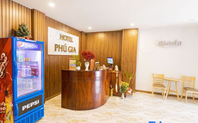 Phu Gia Hotel 1609 Huynh Tan Phat