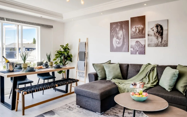 Central Elegant Holiday Rental Between the Points