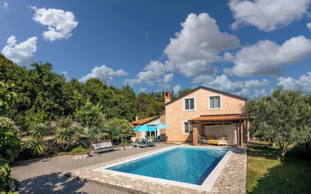 Tiny House With Private Pool Kostrena