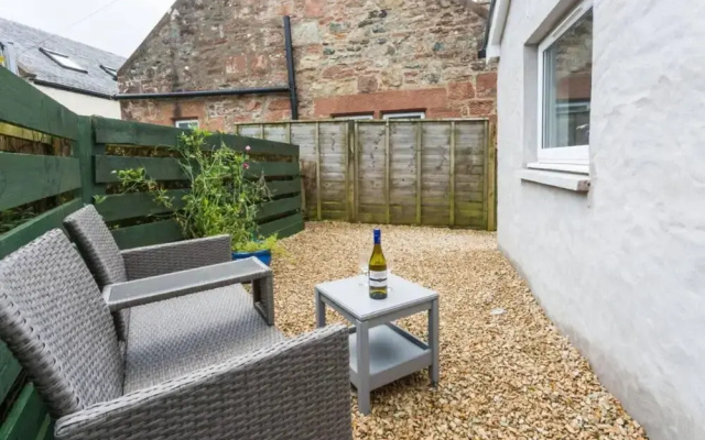 Ideal Couples Base for Exploring the Isle of Arran