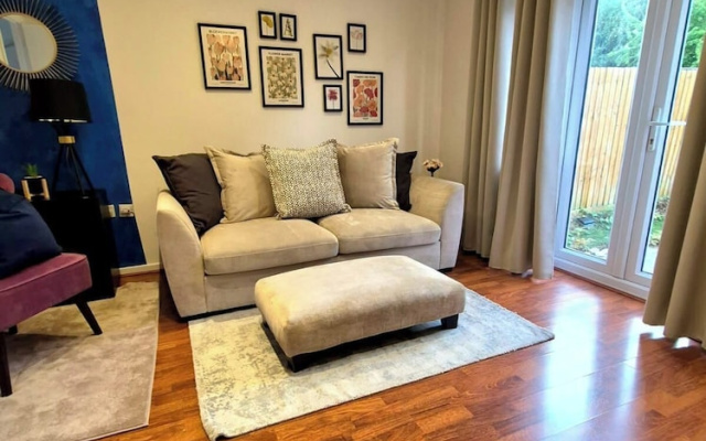 Elegant 2-bed Home - Prime City Centre Location