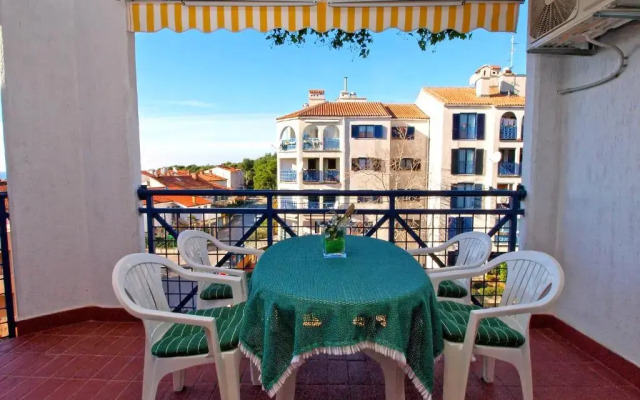 Apartment Gortanova 942