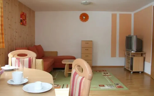 Haus Lutea