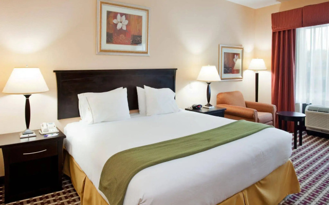 Holiday Inn Express & Suites Laurel by IHG