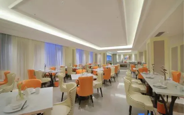 Vienna Hotel (Wuzhi Heshuo Avenue)
