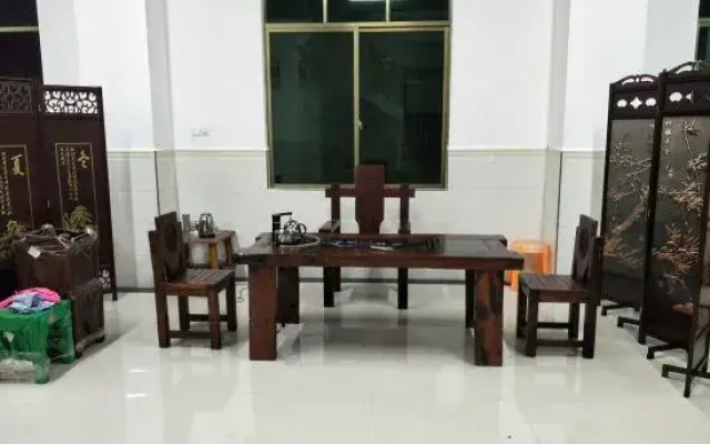 longzhou hostel