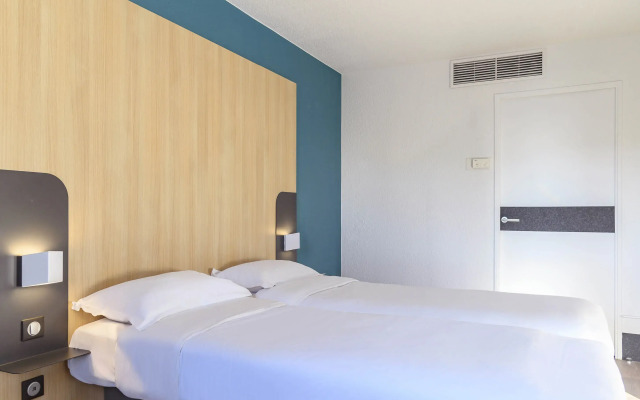 Отель B&B Nimes Centre Arène
