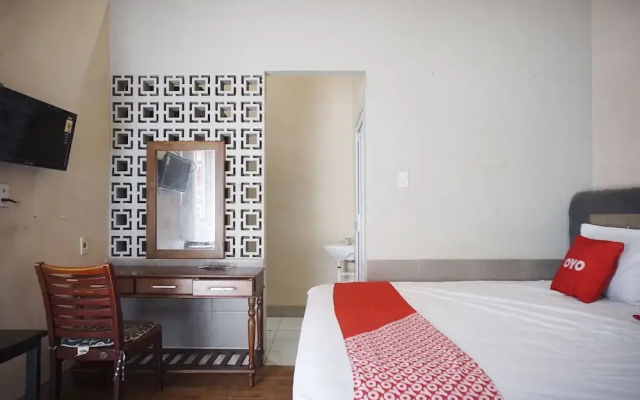 OYO 93003 B32 Homestay