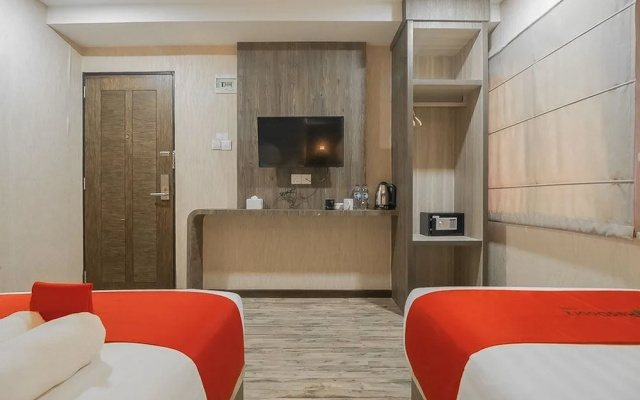 RedDoorz Plus near Mall Nagoya Hill Batam 3