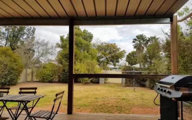Homely Getaways - Eighth Street Mildura
