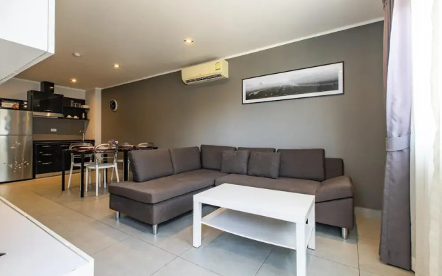 Modern Condo - 1BR T1-201