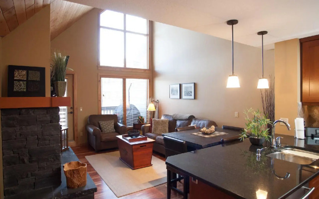 Rundle Cliffs Lodge by Spring Creek Vacation