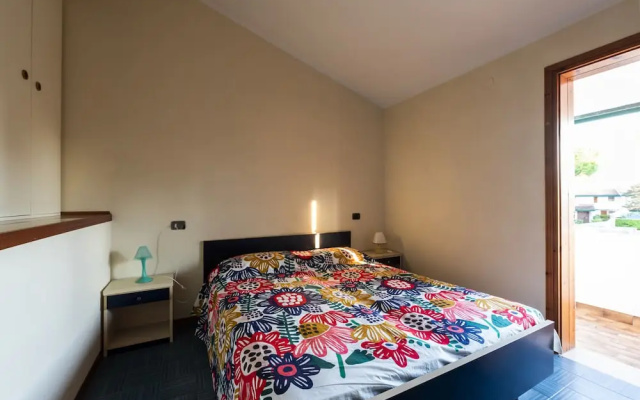 Charming Townhouse With Shared Pool and Garden