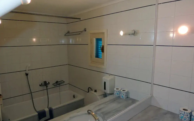 Santa Maria Surfing Beach Hotel (Village/Camping)