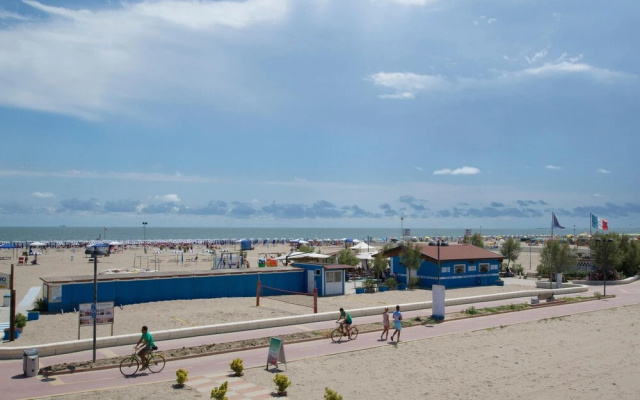 Awesome Apartment in Rosolina Mare With 1 Bedrooms