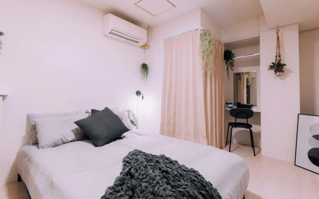 Minimalist Loft 805