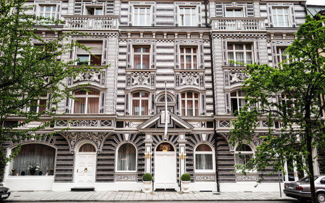 Opera Hotel Мюнхен вид на фасад