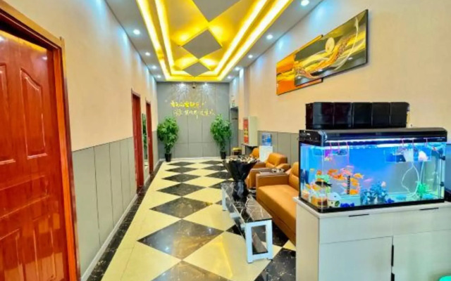 Lanxin Hotel (Zhongchuan Airport Rainbow City)
